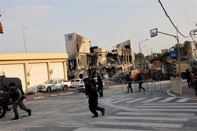 Fight in Israeli city of Sderot during Hazas attack October 8, 2023